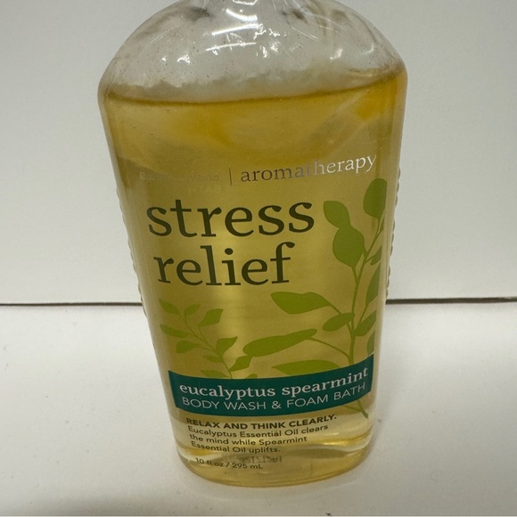 Bath & Body Works Stress Relief Eucalyptus Spearmint Foam Body Wash 10 OZ HTF - Picture 2 of 4